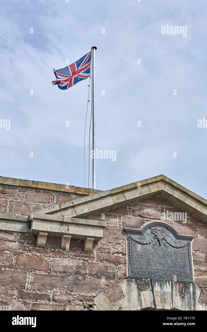 Plaque commémorative au fort George au Seaforth Highlanders 8 432 soldats tués dans la première guerre mondiale. Banque D'Images