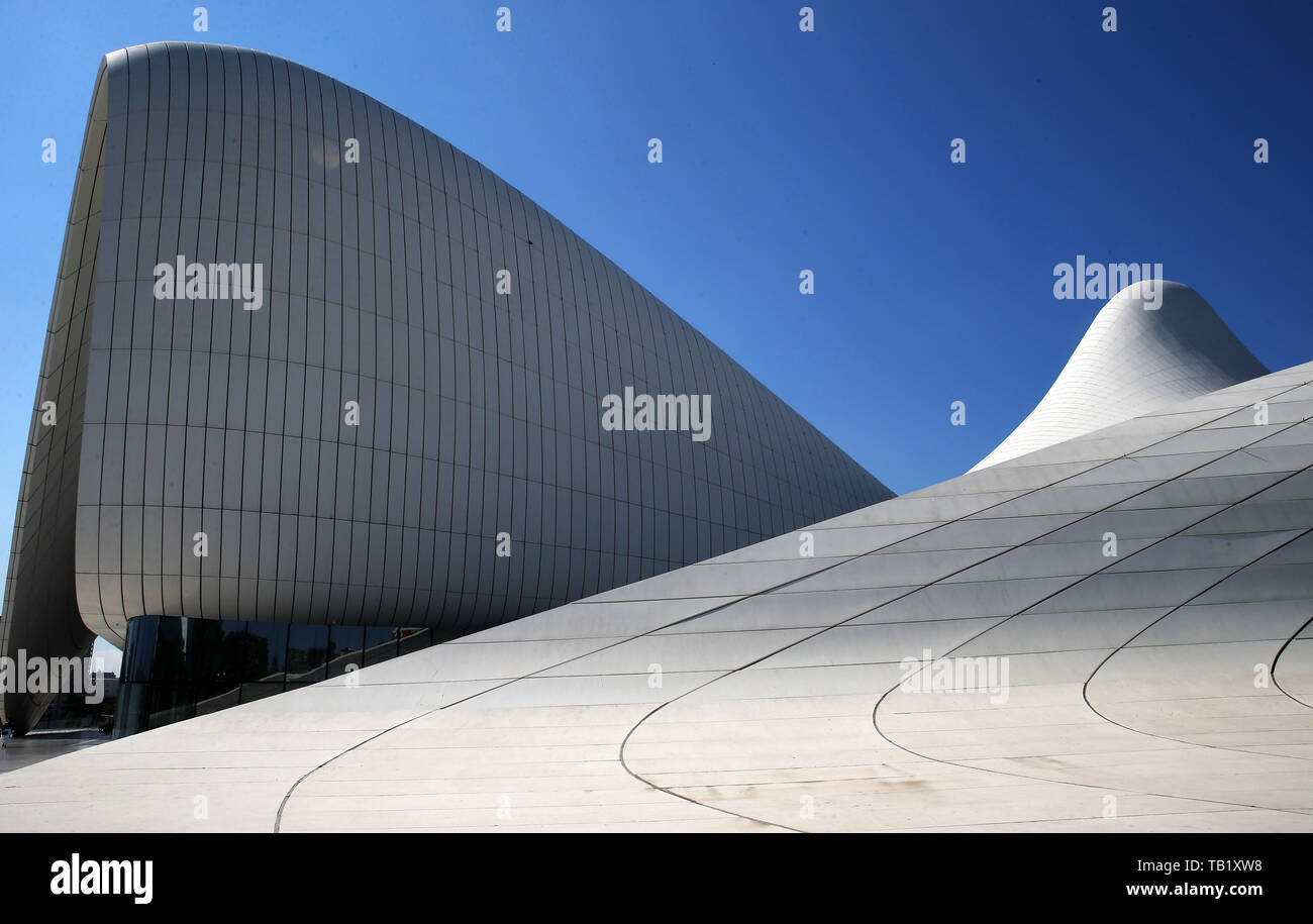 Une vue générale de la Fondation Heydar Aliyev Centre avant la finale de l'UEFA Europa League au Stade Olympique, Baku, Azerbaïdjan. Banque D'Images