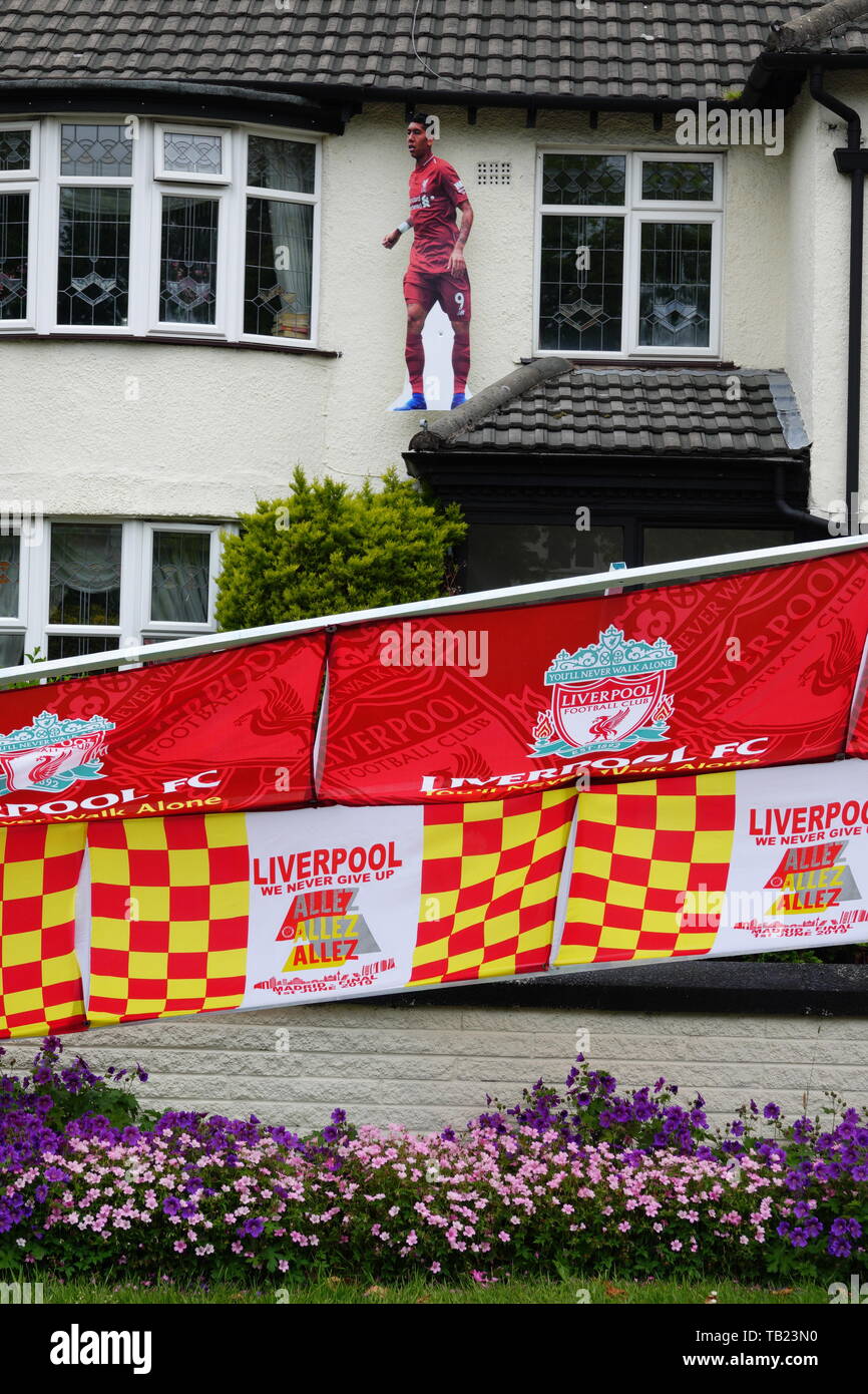 Liverpool, Royaume-Uni. 29 mai, 2019. Maisons de Liverpool, décorée de drapeaux et bannières avant la finale de la Ligue des Champions contre Tottenham à Madrid le samedi 1er juin. Credit : Ken biggs/Alamy Live News Banque D'Images