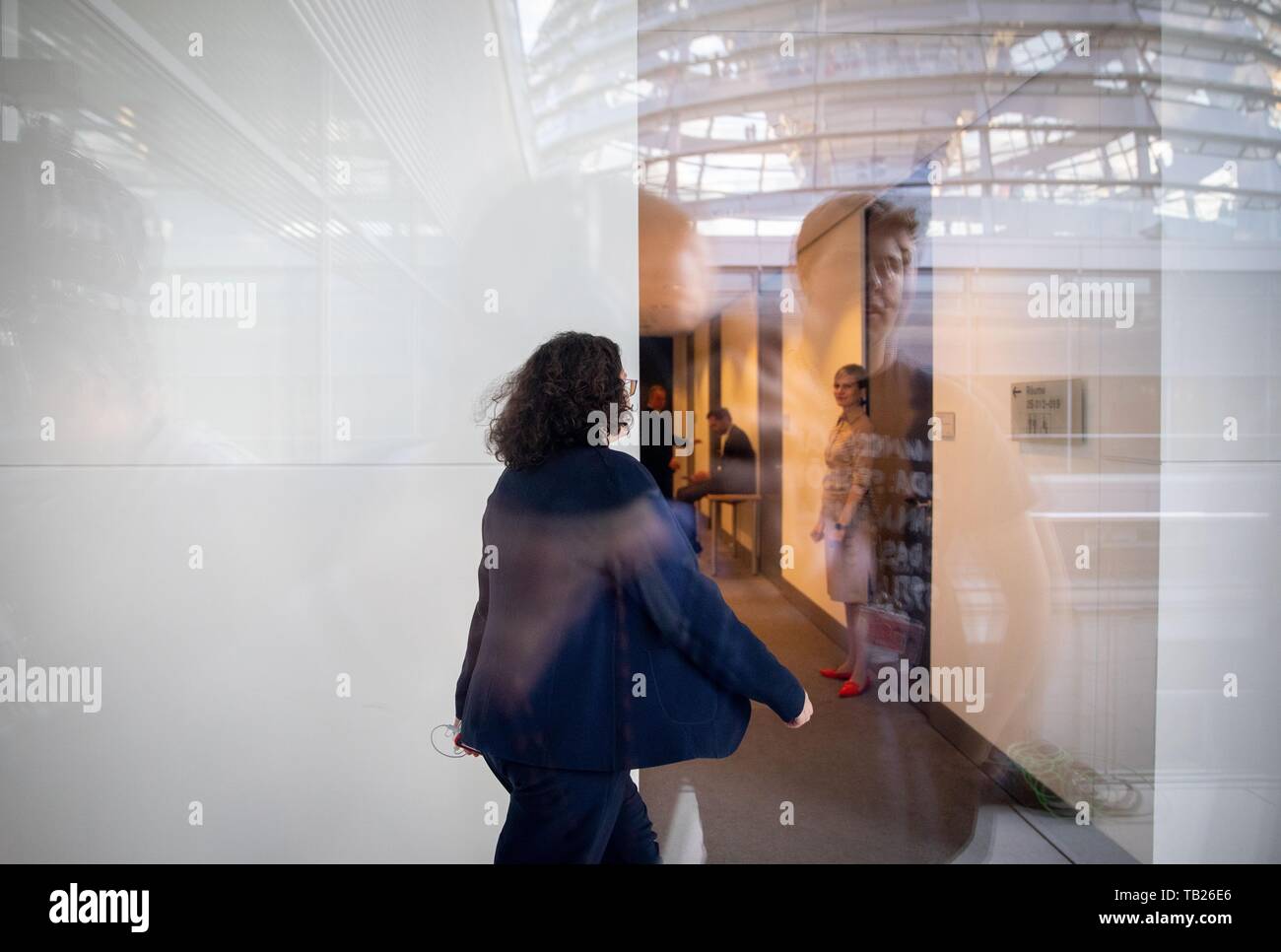 29 mai 2019, Berlin : Andrea Nahles, chef du groupe parlementaire SPD SPD et chef de parti, va à son bureau après la session extraordinaire de l'groupe parlementaire SPD. Le sujet était le début des élections pour la présidence du groupe. Photo : Kay Nietfeld/dpa Banque D'Images