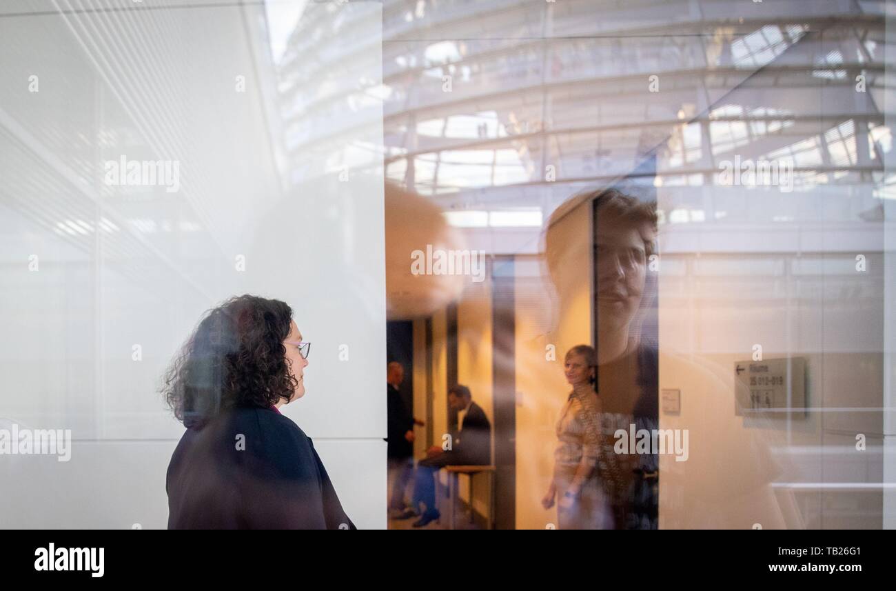 Berlin, Allemagne. 29 mai, 2019. Andrea Nahles, chef du groupe parlementaire SPD SPD et chef de parti, va à son bureau après la session extraordinaire de l'groupe parlementaire SPD. Le sujet était le début des élections pour la présidence du groupe. Credit : Kay Nietfeld/dpa/Alamy Live News Banque D'Images