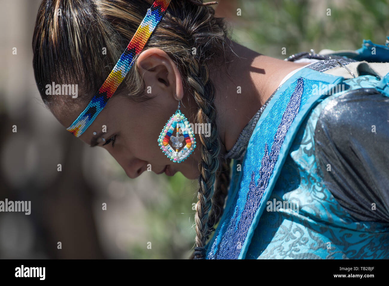 Dresde, Allemagne. 30 mai, 2019. Delacina Chief Eagle, danseur de la Nation Oglala Lakota de l'État américain du Dakota du Sud, s'élève au cours d'une danse indienne sur la Neumarkt. Le 28e Festival Karl May aura lieu du 31 mai au 02 juin 2019 à Radebeul, Saxe. Credit : Sebastian Kahnert/dpa-Zentralbild/ZB/dpa/Alamy Live News Banque D'Images