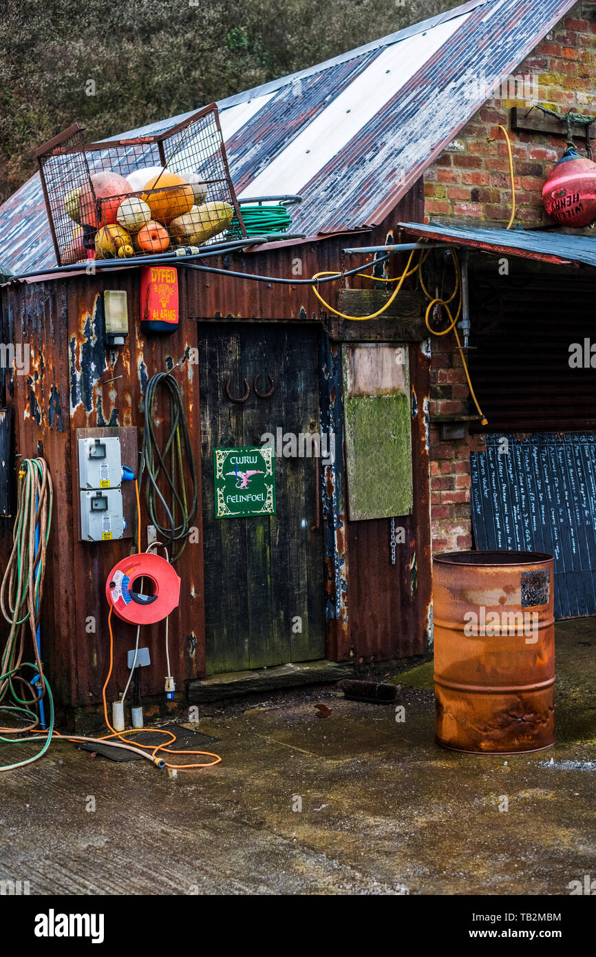 Cabane de pêche dans le port de Porthgain, Pembrokeshire, Pays de Galles, Royaume-Uni. Banque D'Images