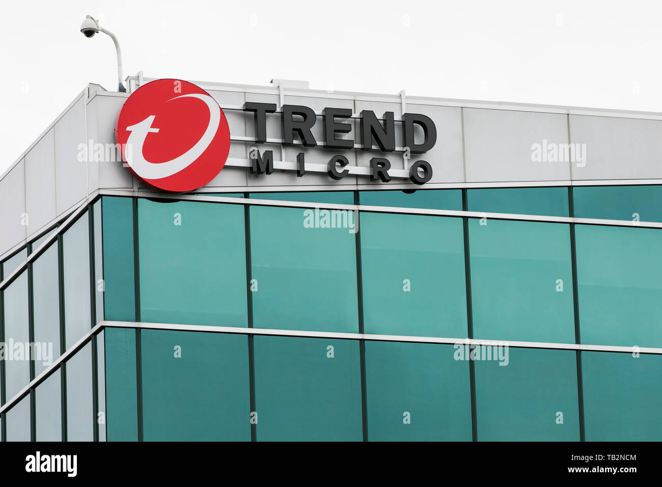 Un logo affiche à l'extérieur d'un établissement occupé par Trend Micro Inc., à Ottawa, Ontario, Canada, le 20 avril 2019. Banque D'Images