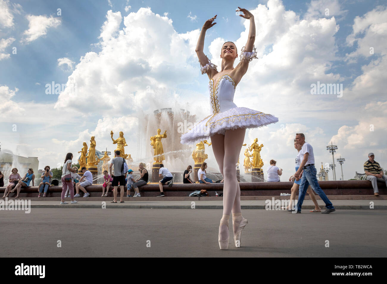 La fontaine des ballerines sale