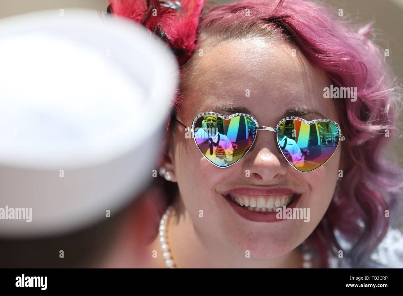 21.06.2018, Windsor, Ascot, UK - Fashion, le Mesdames Jour, femme avec des lunettes à l'hippodrome. 00S180621hn909D CAROEX.JPG [communiqué de modèle : Non, la propriété Banque D'Images