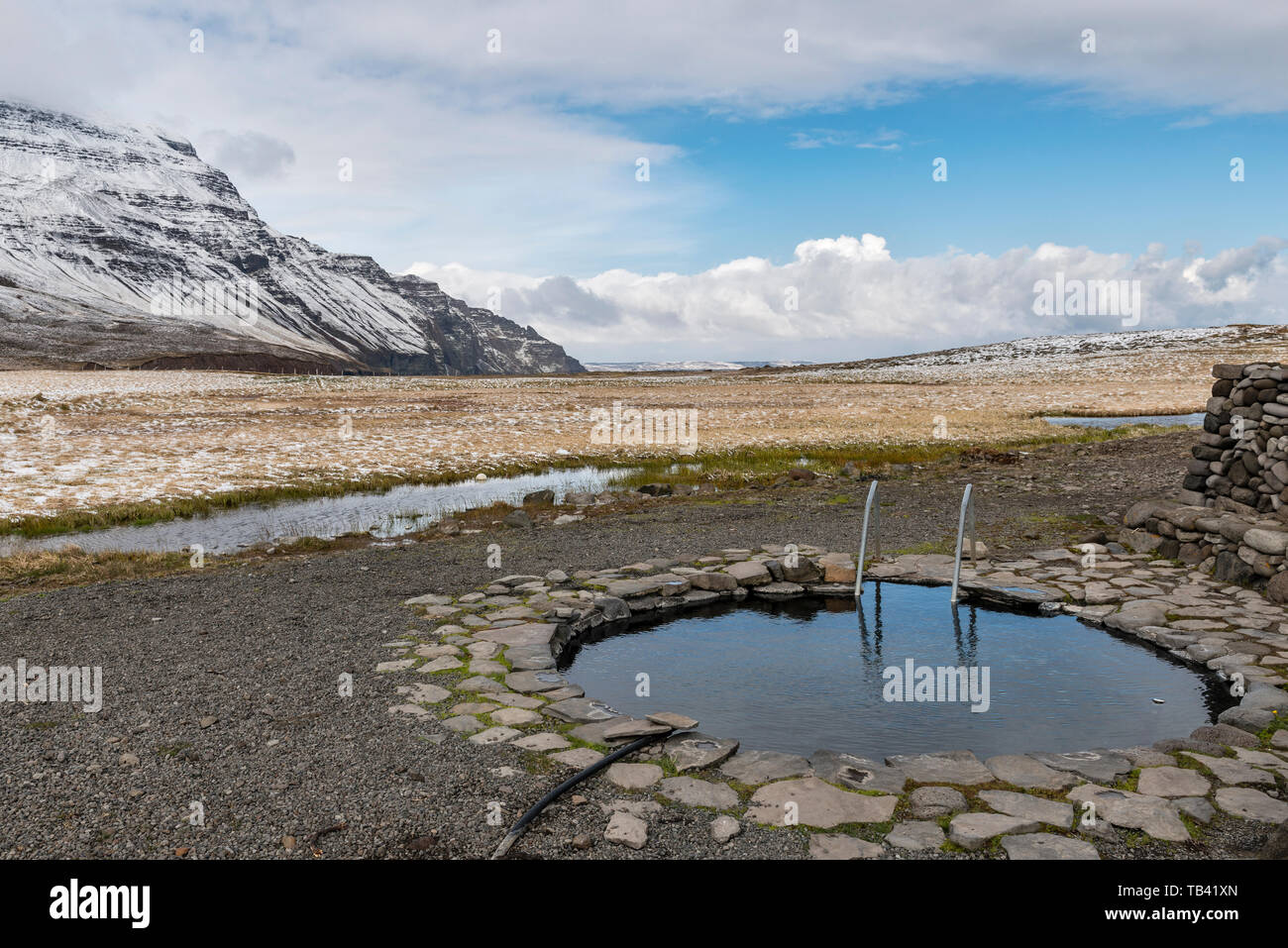 Les sources d'eau chaude géothermique sur la côte à Grettislaug sur la péninsule de Skagi, au nord de Sauðárkrókur dans le nord-ouest de l'Islande Banque D'Images