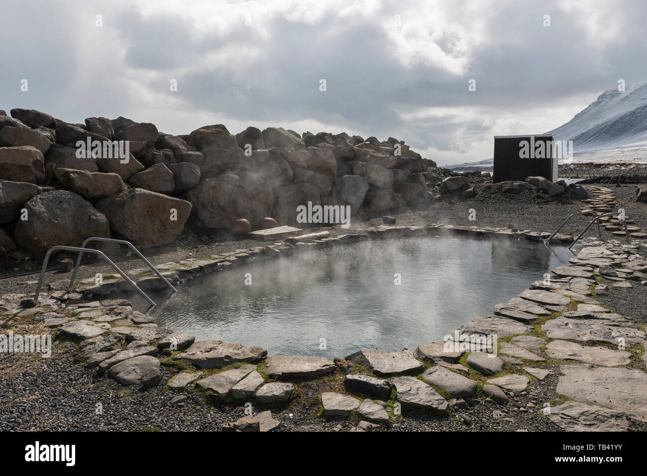 Les sources d'eau chaude géothermique sur la côte à Grettislaug sur la péninsule de Skagi, au nord de Sauðárkrókur dans le nord-ouest de l'Islande Banque D'Images