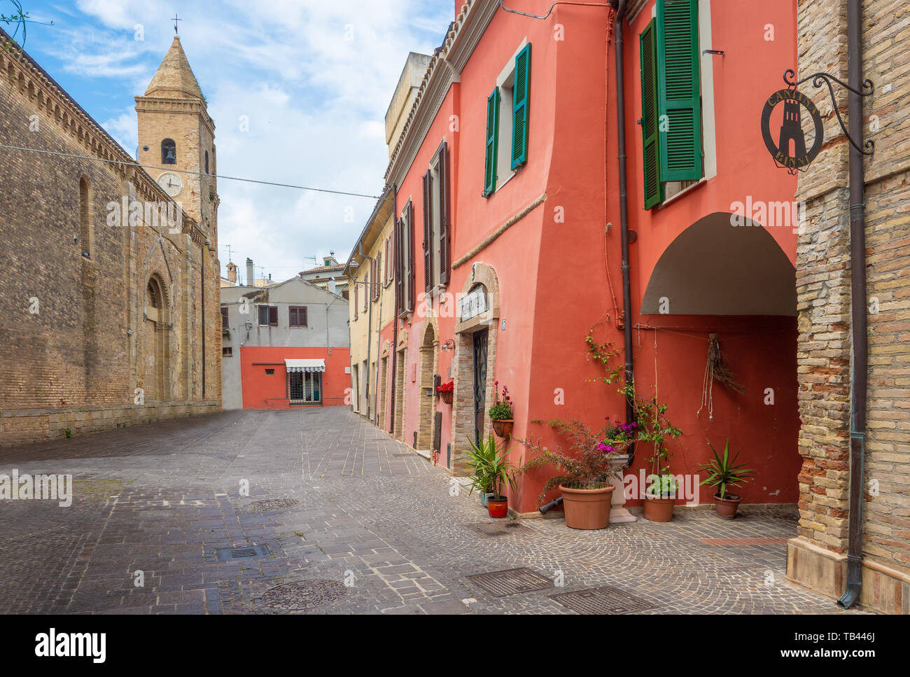 Silvi (Italie) - un petit village perché avec vue sur la mer Adriatique, dans la province de Teramo, Abruzzes. Banque D'Images