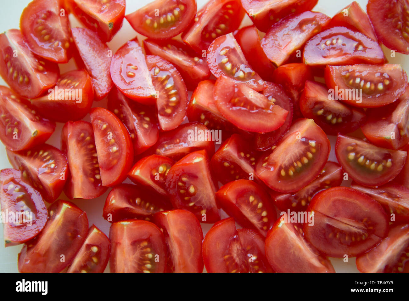 https://c8.alamy.com/compfr/tb4gy5/couper-les-tomates-tb4gy5.jpg