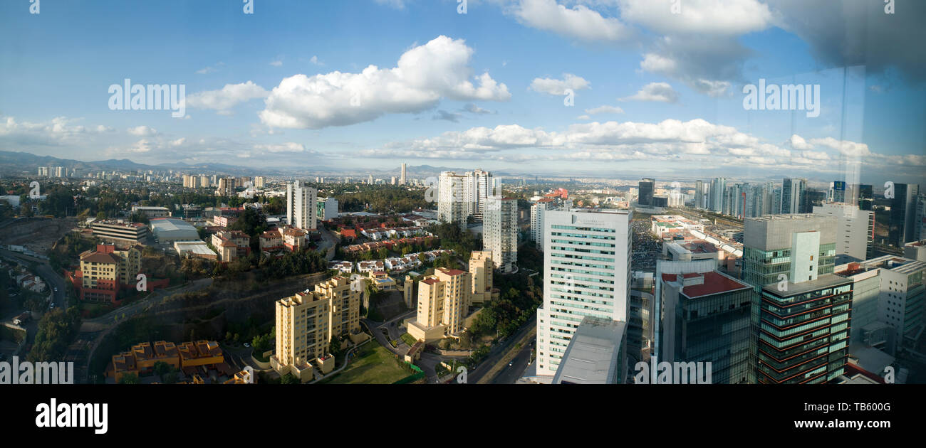 Vue de la ville de Mexico DF's de l'hôtel Distrito Capital groupe habita. Santa Fe, Mexico City Banque D'Images