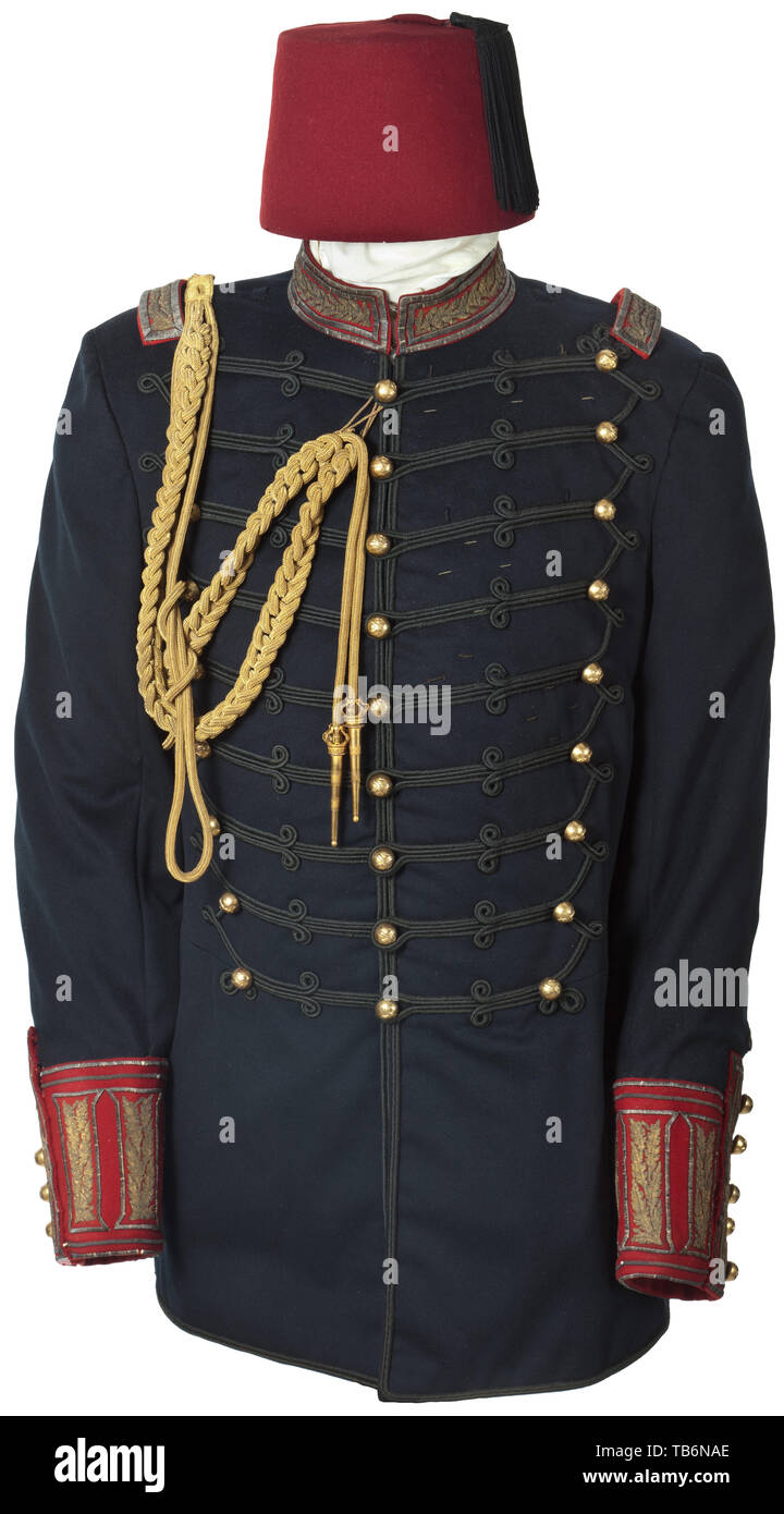 Un uniforme pour un général de l'artillerie, vers 1900, à partir du règne  du sultan Abdulhamid II (1876 - 1909) ou le Sultan Mehmed Resad (1909 -  1918). Fès, l'ancienne finement le