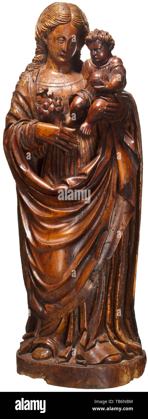 Une figure de la Vierge Marie avec l'Enfant Jésus, 18e siècle, le bois. L'article Mère de Dieu, avec l'Enfant Jésus sur son bras gauche, tenant un bouquet de fleurs dans sa main droite. Belle sculpture, le fluide exquise robes définies. Tout défaut de lieux, des dégâts et des ajouts. Hauteur 81 cm. Beaux-arts, d'art, historique, historique Additional-Rights Clearance-Info-,-Not-Available Banque D'Images