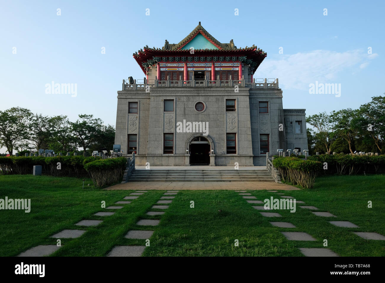 L'extérieur de l'immeuble de trois étages appelé Juguang tour construite en 1953 avec un style traditionnel chinois symbolisant l'histoire mouvementée de Kinmen dans Jincheng Township, comté de Taipei, Taiwan ou l'île Banque D'Images