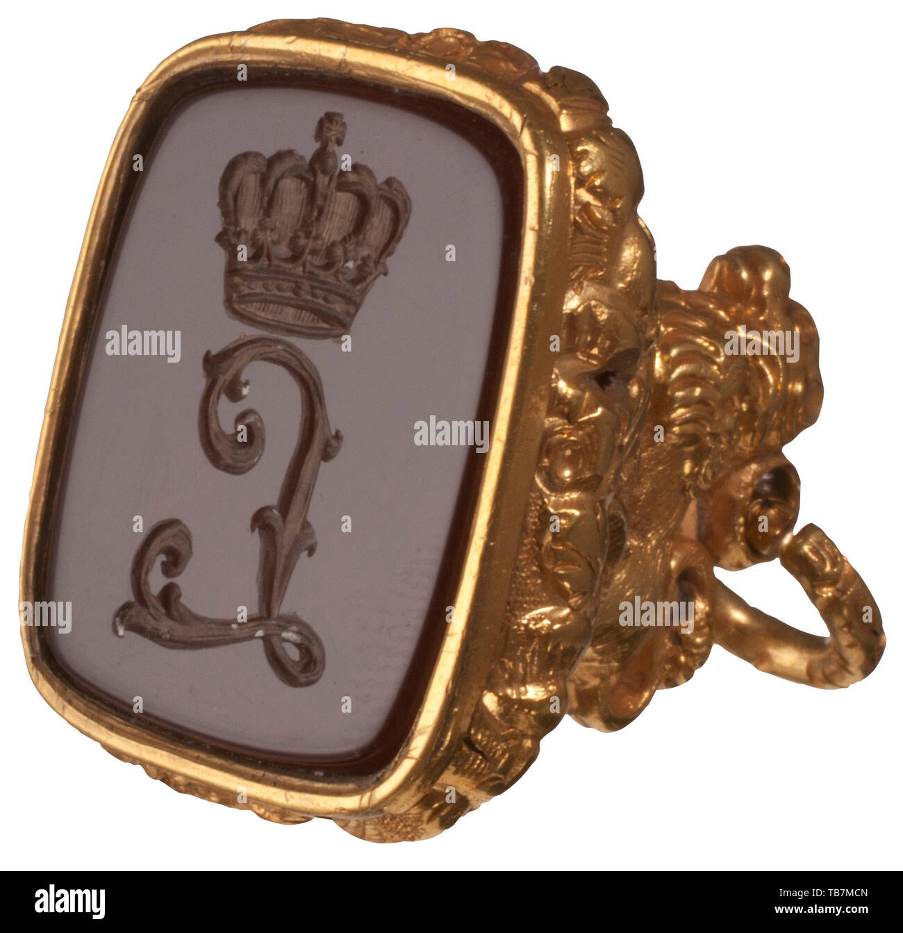 Le roi Louis de Bavière - une montre d'or, d'or, sceau fab sans marques. A travaillé dans la forme du lion bavarois sur un piédestal. À l'encolure un oeillet avec une bague en or. Finement gravées monogramme "L" surmonté d'une couronne du roi sur la surface de joint de l'agate pierre. Hauteur ca. 26 mm, surface de joint ca. 22 x 25 mm, poids env. 16,5 g. USA-lot. La Bavière, bavaroise, l'allemand, l'Allemagne, le sud de l'Allemagne, le sud de l'Allemagne, Royal, objet, objets, photos, militaria, clipping, cut out, cut-out, cut-outs, historique, historique du 20e siècle, Additional-Rights Clearance-Info-Not-Available- Banque D'Images