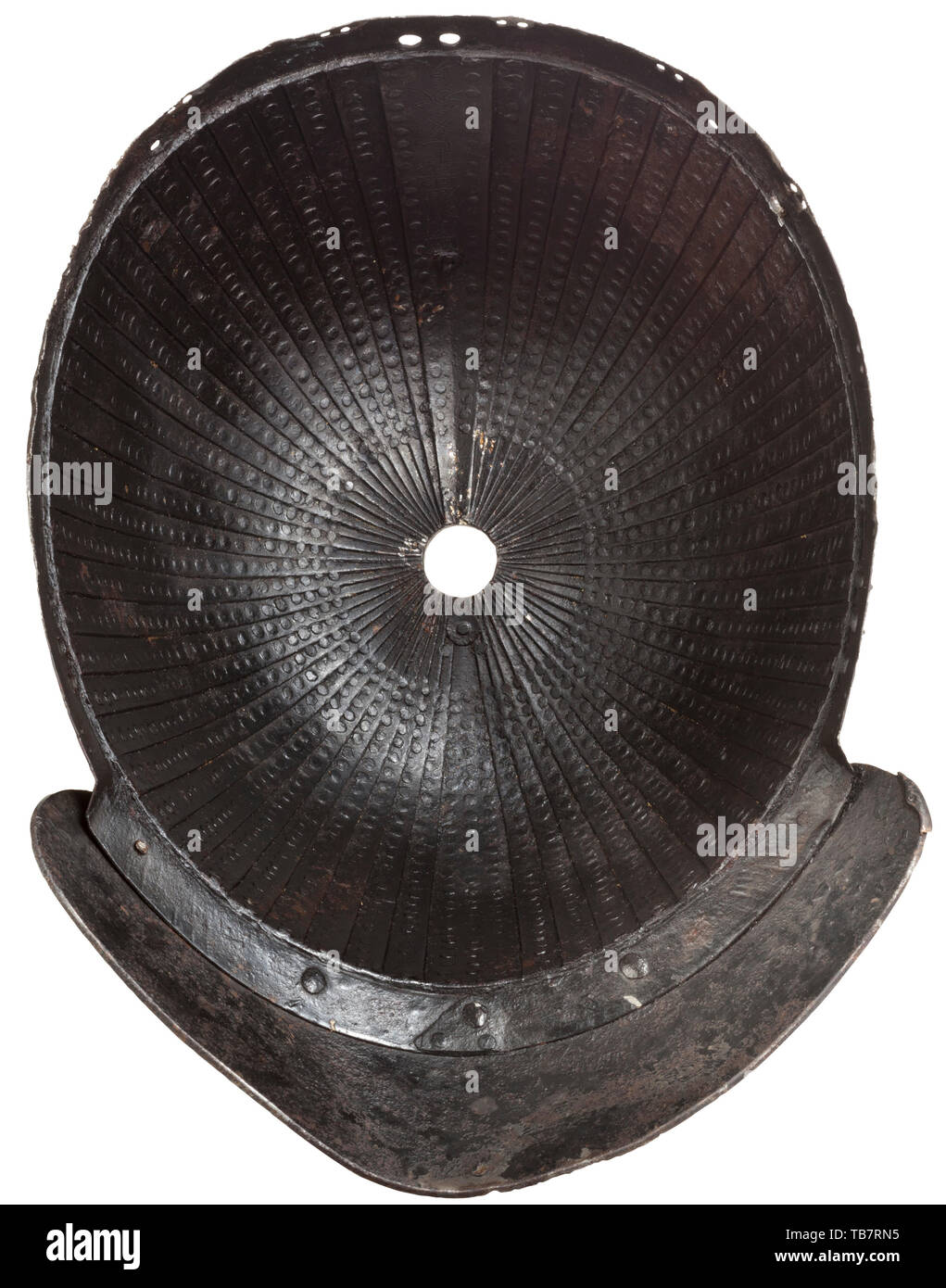 Un casque japonais (hachi), mi-période Edo, Koboshi hachi de 62 plaques avec visière avant rivetées et sashimono (porte-insigne champ titulaire), des signes de vieillissement et d'usure. Inscrit à l'intérieur 'Yosshu Gimei Ju Saotomé Iyesada", mais le style et le design de différentes œuvres réalisées par l'armurier connu. Hauteur 15 cm. Le Japonais, Asiatique, Asie, Extrême-Orient, objet, objets, alambics, clipping, coupures, cut out, cut-out, cut-outs, historique, historique, Additional-Rights Clearance-Info-Not-Available- Banque D'Images