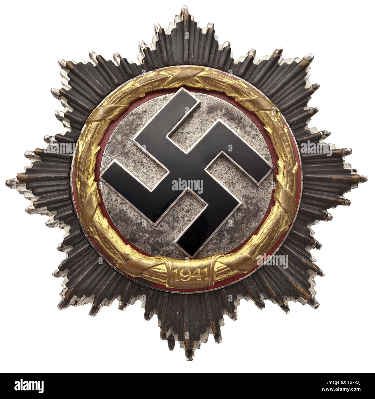 La Croix allemande en Or - fin (lumière), la production Deschler star corps en cuivre argenté, plaqué-cupal, l'appliqué apposé par quatre rivets, l'axe de fixation, poinçonnés de '1', la Chancellerie présidentielle numéro de l'entreprise Deschler & Sohn à Munich. La pièce jointe est fermoir soudé à la plaque de base à l'aide d'un petit, arrondi plaque intermédiaire. Une belle, peu utilisée par exemple avec light rub à la Laurel- et couronne de rayons, l'émail de la croix gammée complètement intact. Largeur 63 mm. Poids 53,2 g. Basé sur notre expérience, c'est la dernière question lumière m, Editorial-Use-seulement Banque D'Images