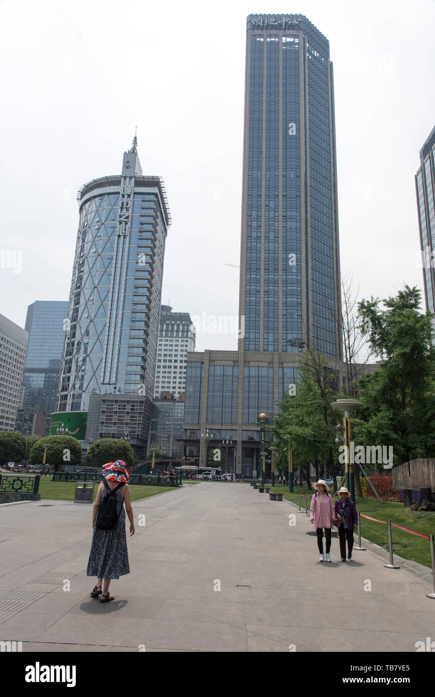 Les immeubles de bureaux de grande hauteur moderne dans le centre-ville de Chengdu, Sichuan, Chine Banque D'Images