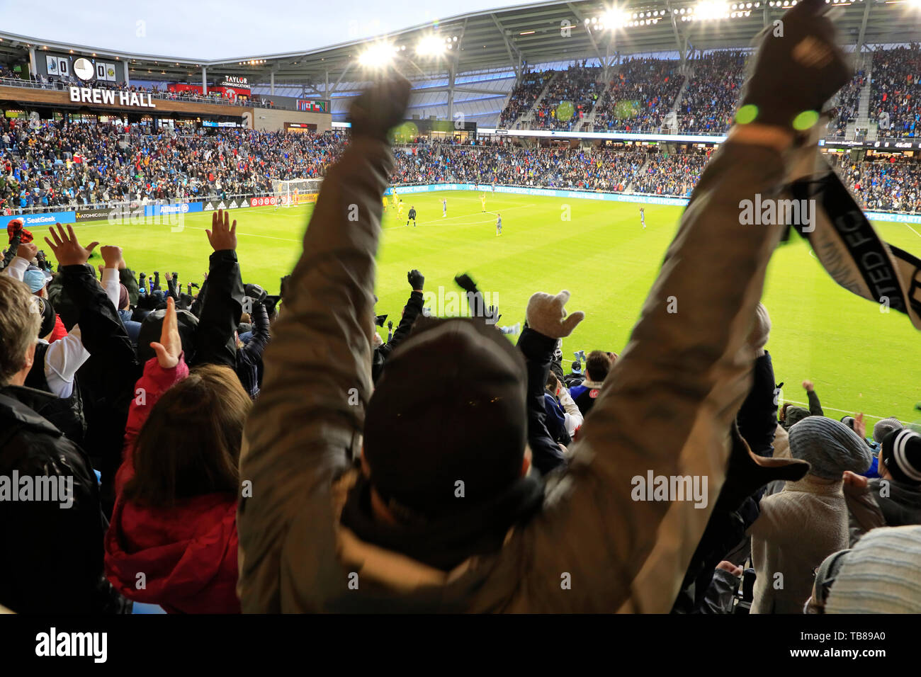 Acclamations de l'auditoire au cours de la match de football entre le Minnesota United FC et Columbus Crew SC de Allianz Domaine.Saint Paul.Minnesota.USA Banque D'Images