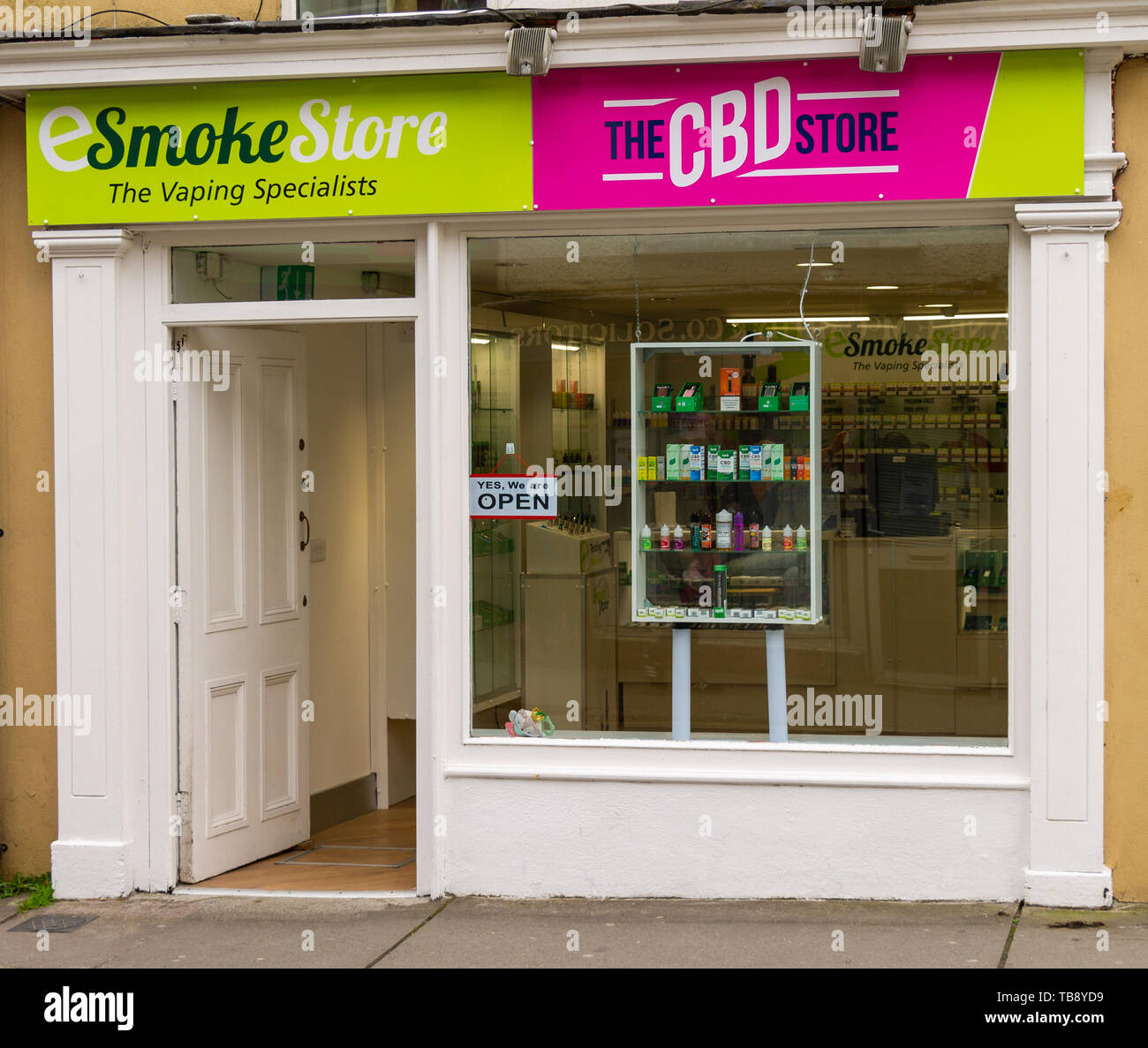 E-cigarette ou vaping vitrine Photo Stock - Alamy