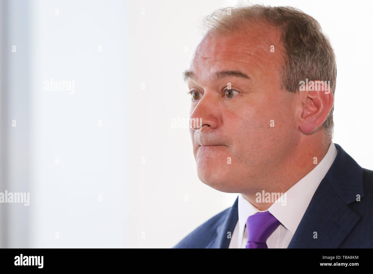 Ed Davey, député de Kingston et à Surbiton et ancien secrétaire d'État à l'énergie et le changement climatique est perçu s'exprimant lors du lancement de sa campagne à la direction du parti pour devenir le chef du parti libéral-démocrate en rive sud. Le chef actuel, Vince Cable quittera comme chef libéral démocrate le 23 juillet 2019. Banque D'Images