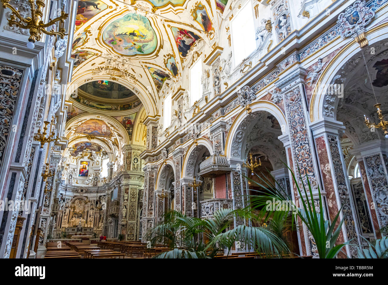 Palerme, Italie - 10 mai 2018 : l'intérieur de l'église du Gesù (Chiesa
