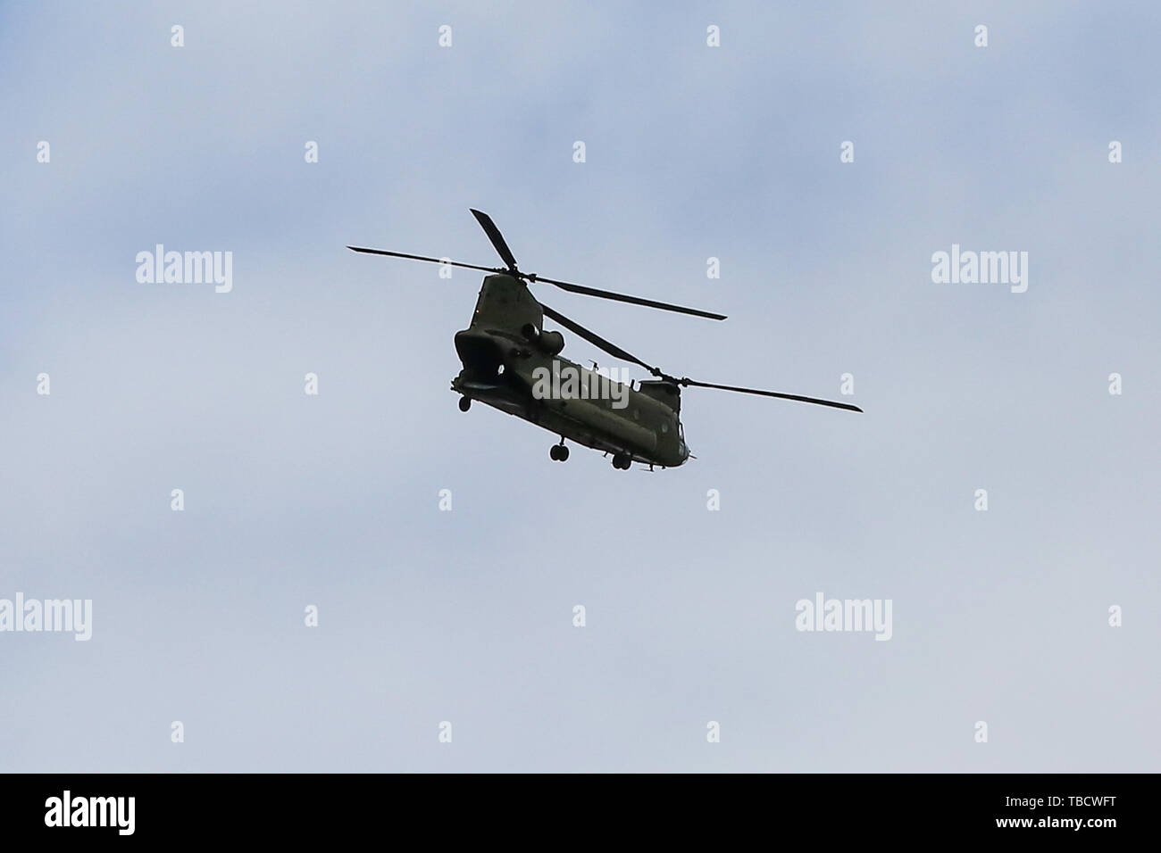 Un Chinook de l'Armée US observé survolant à Londres du nord en prévision de la visite du président des États-Unis Trump à Londres. Les unités militaires US qui fournira à la transpiration de l'air nous Président et la Première Dame sont la pratique de l'itinéraire sur Londres. Le président américain, Donald Trump et la Première Dame font une visite d'Etat de trois jours au Royaume-Uni, à partir du 3 juin. Banque D'Images