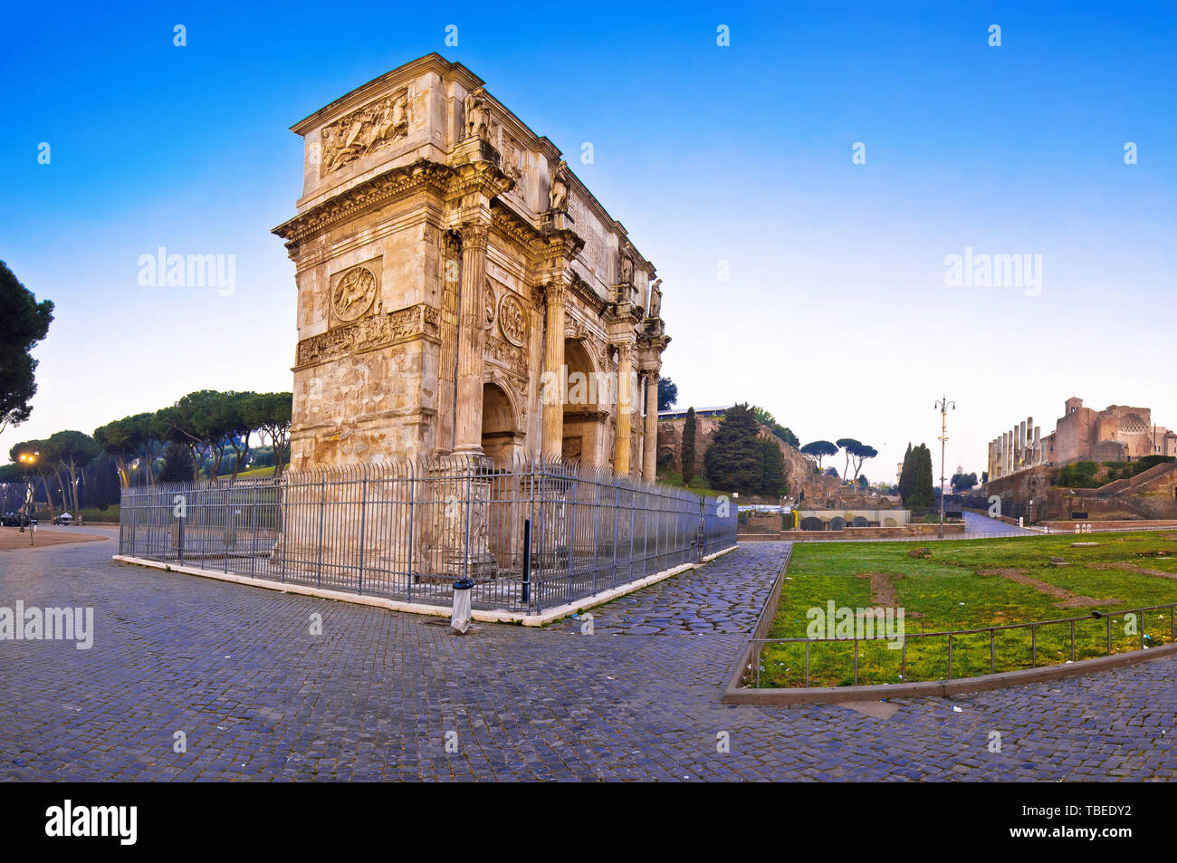 Arc de Constantin à Rome sur la place de l'aube, des sites célèbres de la capitale de l'Italie Banque D'Images
