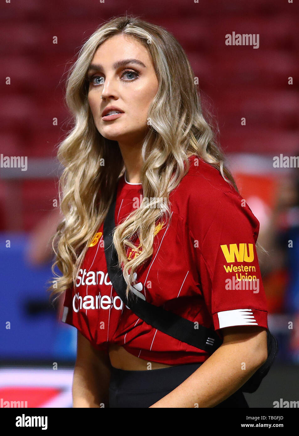 Petit Mix star et petite amie d'Alex Oxlade-Chamberlain de Liverpool, Perrie Edwards - Tottenham Hotspur v Liverpool, l'UEFA Champions League 2019, Wanda Stade Metropolitano, Madrid - 1er juin 2019 Banque D'Images