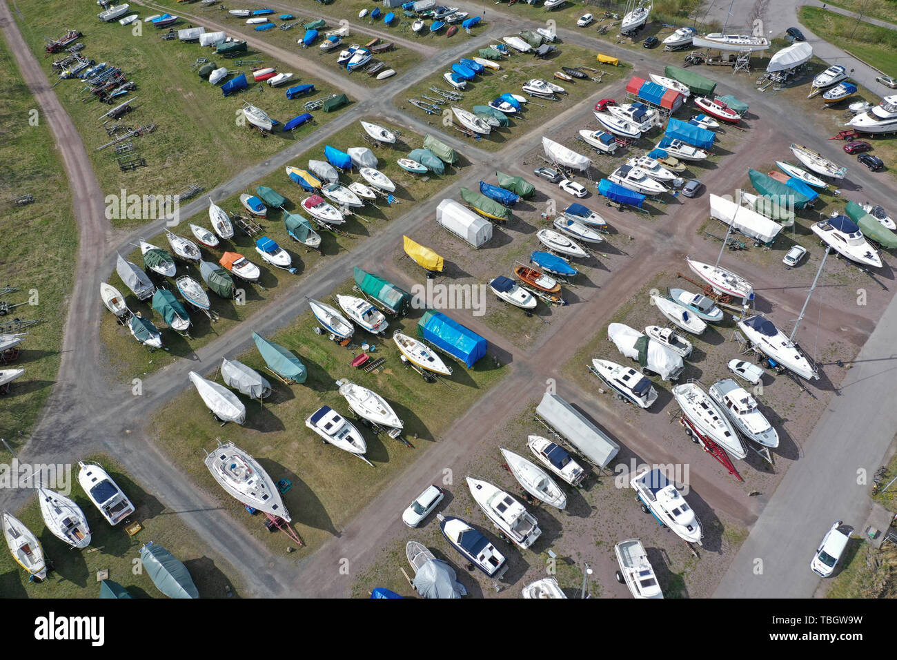 MOTALA 20190504 fois printemps sont égaux à voile fois. Plusieurs ont pris l'occasion de faire réparer leurs bateaux dans le port de plaisance de Tegelviken le samedi. Jeppe Photo Gustafsson Banque D'Images