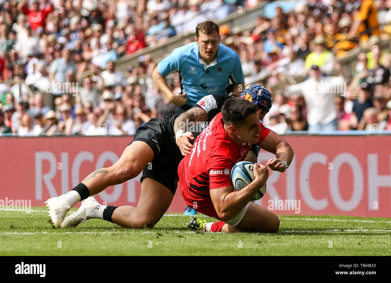 Saracens' Sean Maitland marque un essai au cours de la Premiership Gallagher finale à Twickenham Stadium, Londres. Banque D'Images