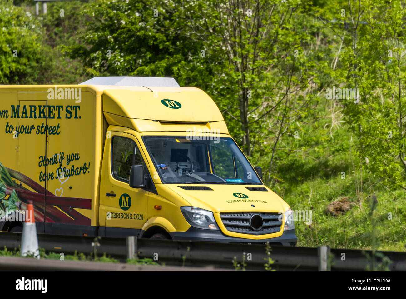 Northampton, Royaume-Uni - 10 mai 2019 : livraison à domicile de Van Morrison sur uk autoroute en accéléré. Banque D'Images