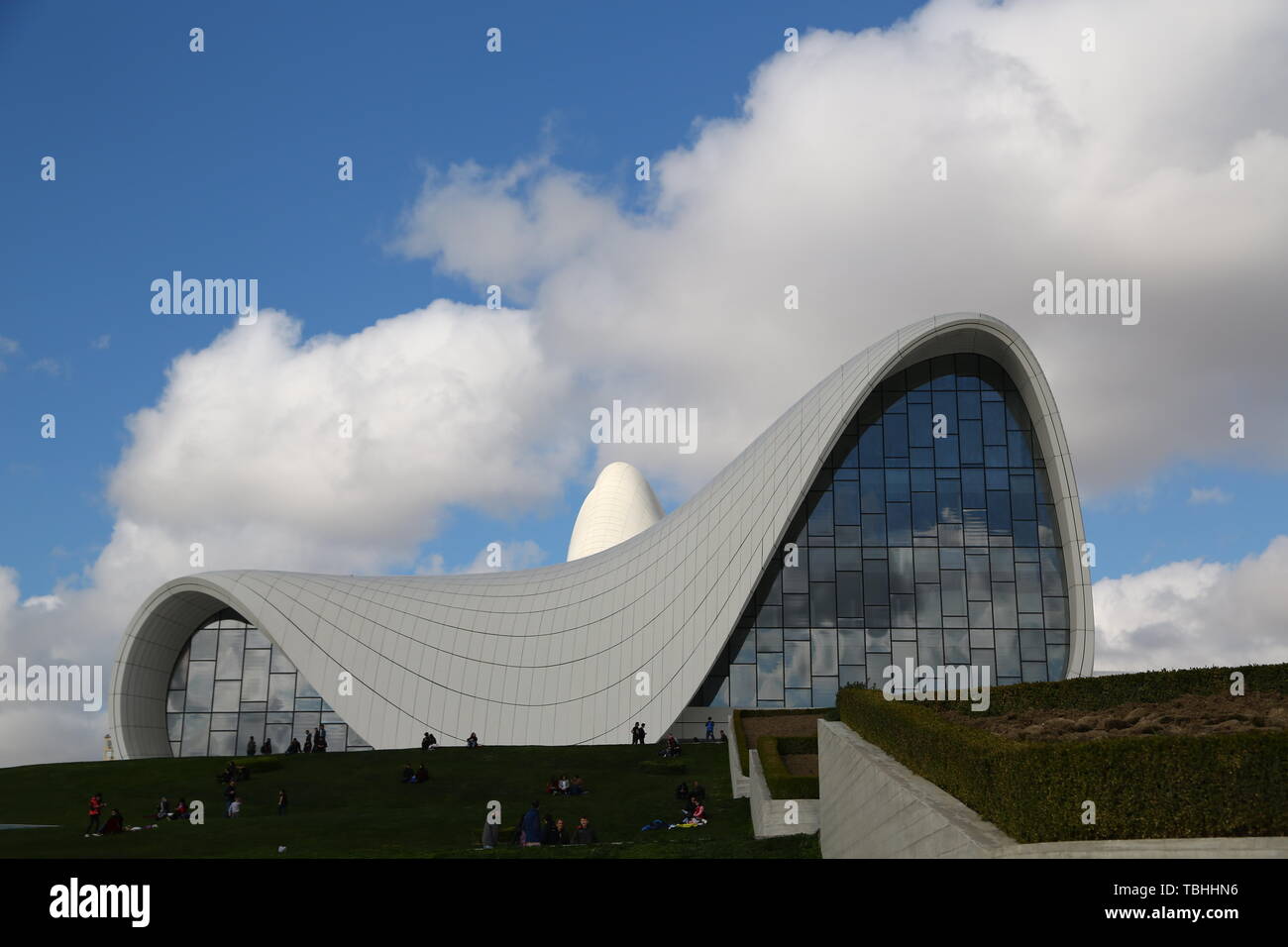 L'Azerbaïdjan, Bakou-vers mai 2019--des personnes non identifiées, à proximité du musée Banque D'Images