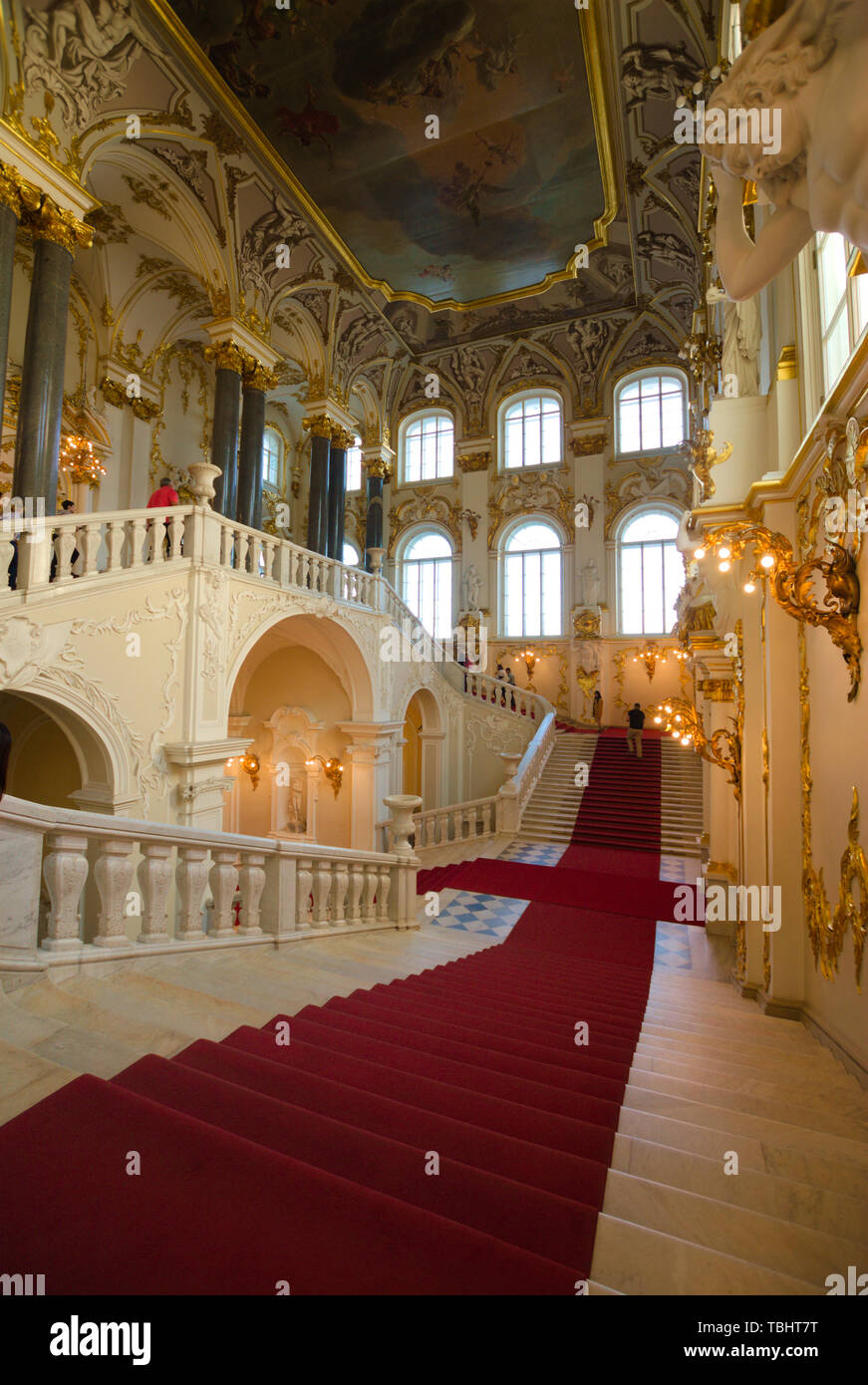 L'escalier principal du Palais d'hiver russe au musée de l'Ermitage à Saint-Pétersbourg, en Russie Banque D'Images