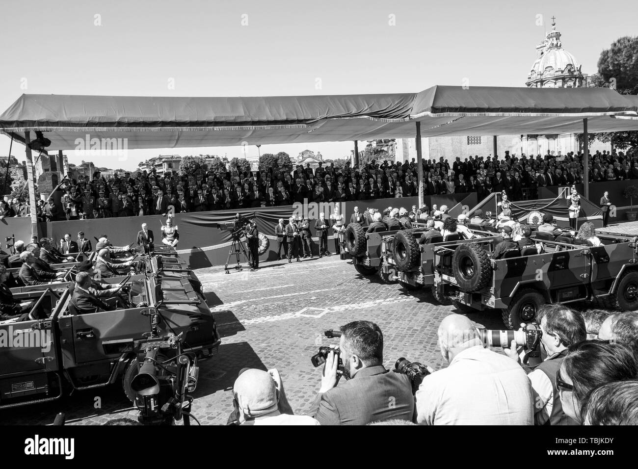 Rome, Italie. 01 Juin, 2019. Festa della Repubblica ( Journée de la République italienne) est la fête nationale et la Journée de la République à célébrée le 2 juin, le jour qui commémore le référendum institutionnel au suffrage universel en 1946, par lequel le peuple italien ont été appelés aux urnes afin de décider de la forme de gouvernement.Lors de la cérémonie a pris part le président de l'Italie Sergio Matterella, Giuseppe Conte le premier ministre, le ministre de l'intérieur, Matteo Salvini, le ministre de l'Économique Luigi Di Maio et les principaux postes politiques du gouvernement. Credit : ZUMA Press, Inc./Alamy Live News Banque D'Images