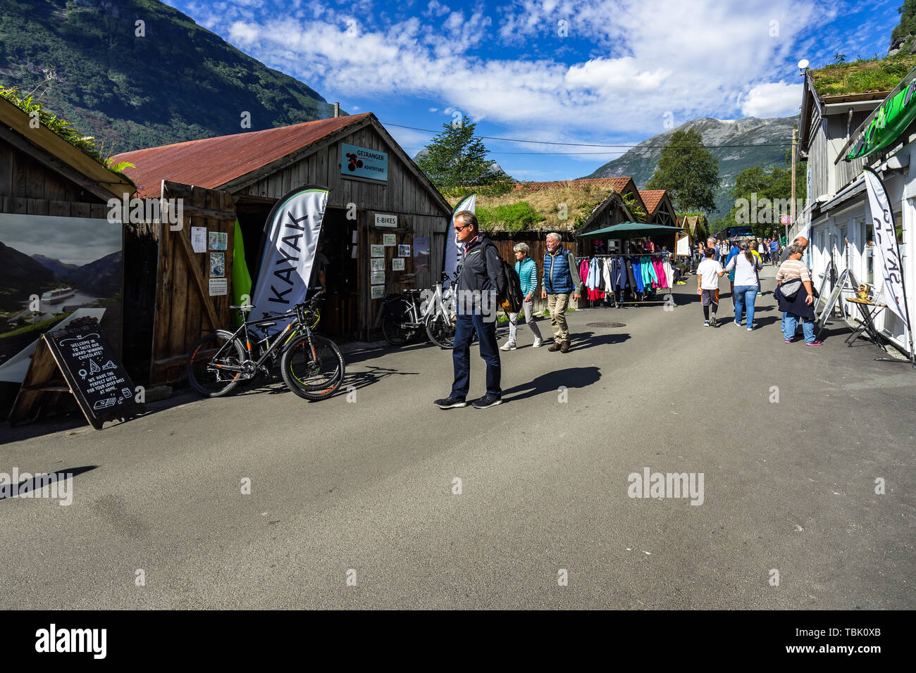 Village de Geiranger offre aux touristes de nombreux sports et activités de plein air comme kayking et embauche de vélo.Geiranger, Sunnmore, More og Romsdal (Norvège), Banque D'Images