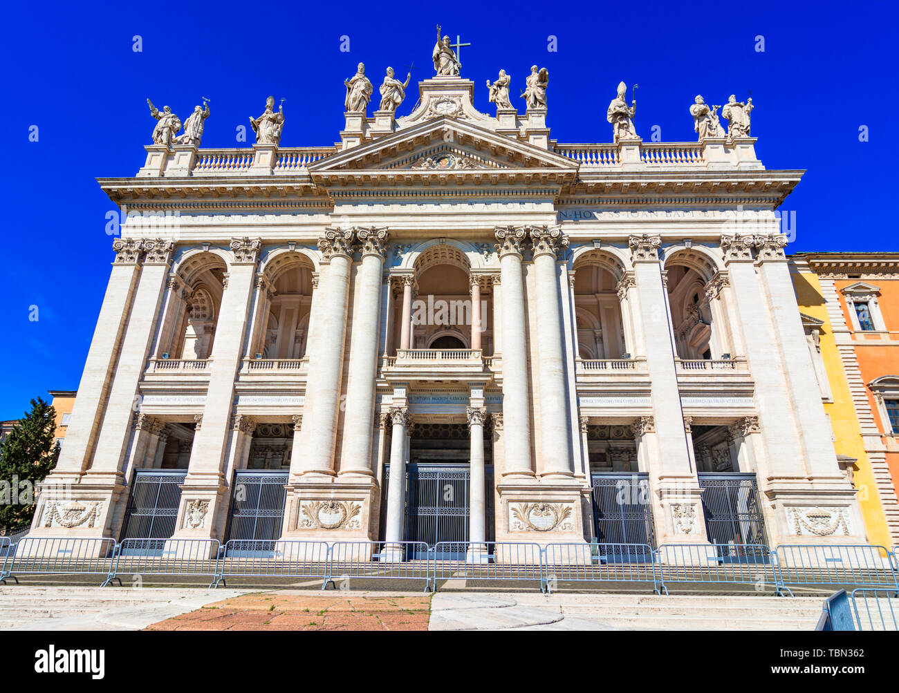 Rome, Italie : la cathédrale du Saint-Sauveur et de Saints Jean le Baptiste et l'Évangéliste dans le Latran Banque D'Images
