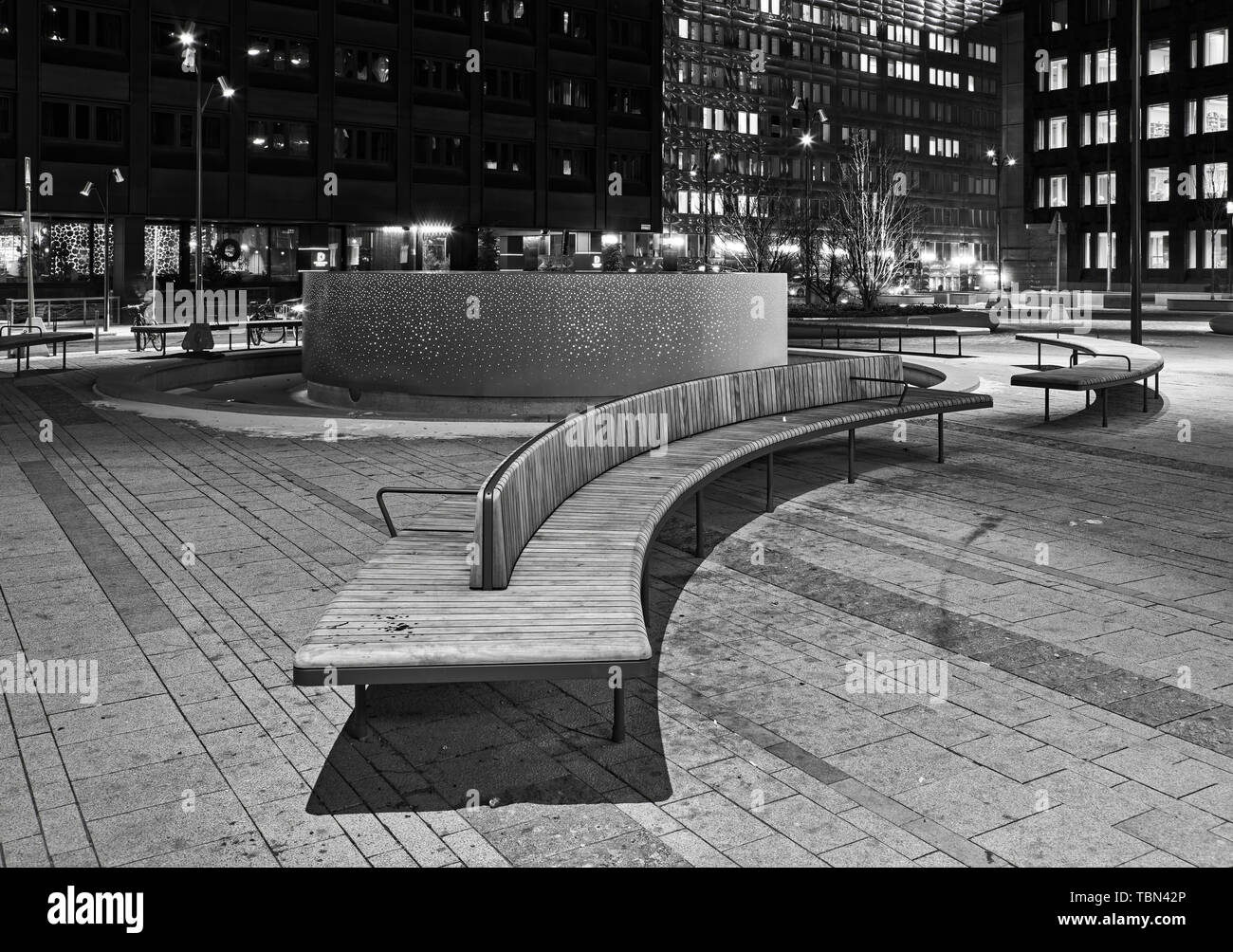 Place Brunkebergstorg à Stockholm, en Suède, la nuit Banque D'Images