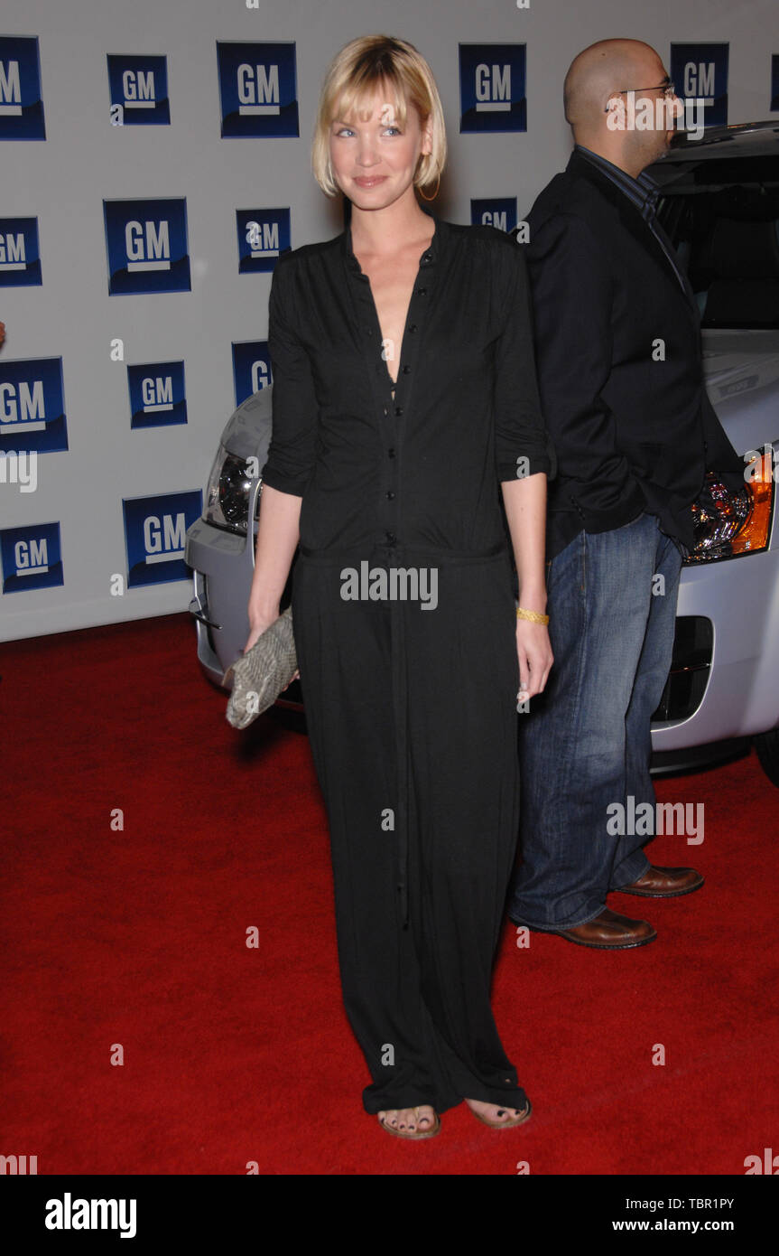 LOS ANGELES, CA. 20 février 2007 : Ashley Scott à la GM 2007 Fashion Show 10 Gala au Studios Paramount, à Hollywood. © 2007 Paul Smith / Featureflash Banque D'Images