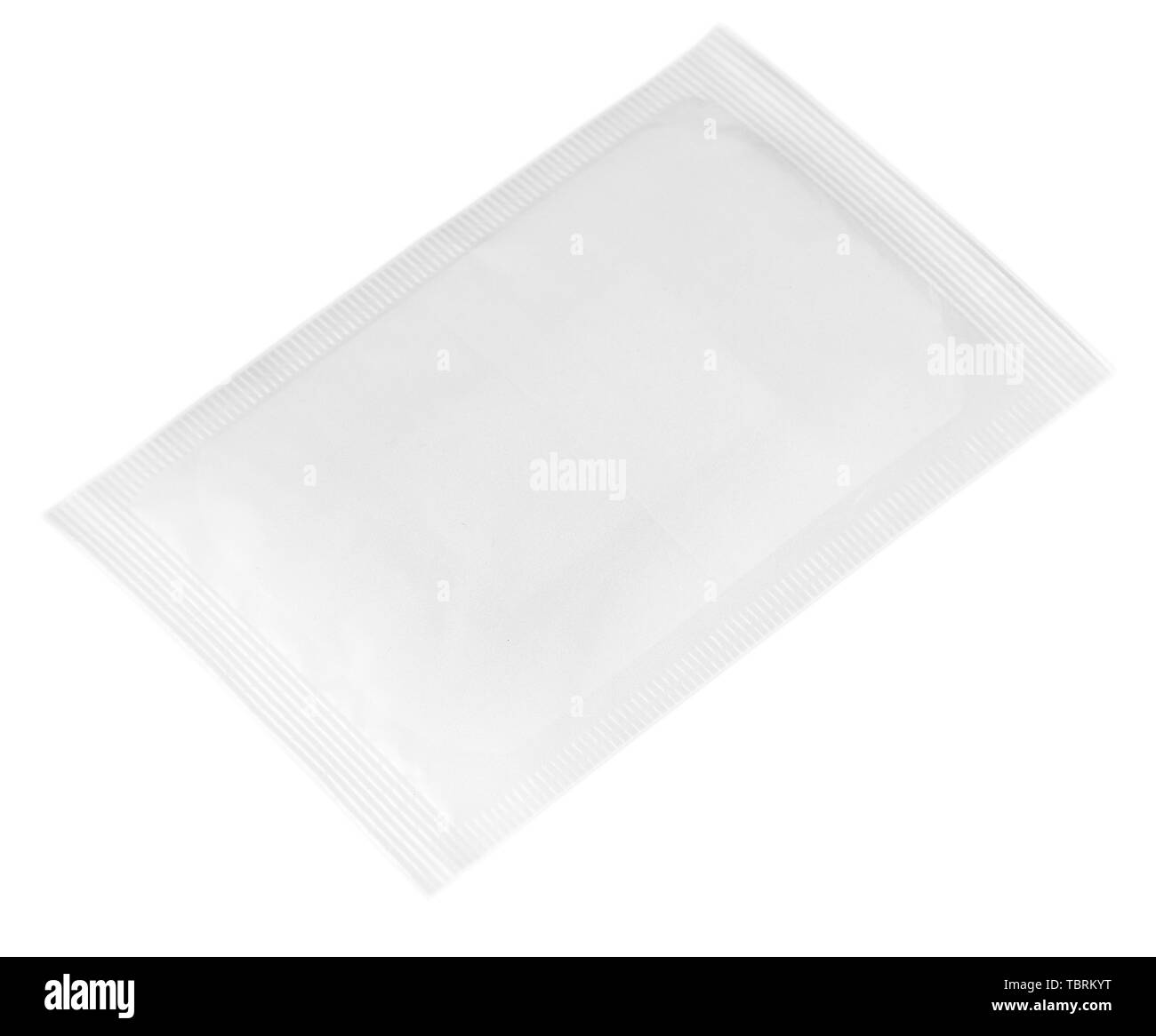 La vierge blanche propre sachet aluminium fermé avec pré coupé larme mark isolé sur fond blanc Banque D'Images