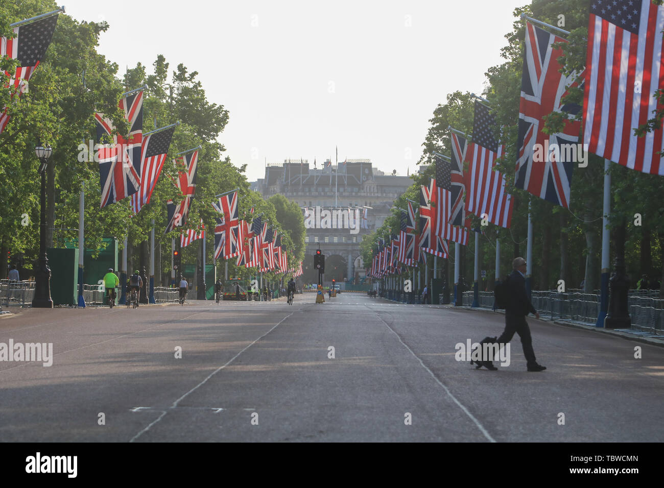 Le centre commercial et paré de drapeaux lors d'une visite d'Etat de trois jours par le Président Donald Trump à la Grande-Bretagne. Banque D'Images