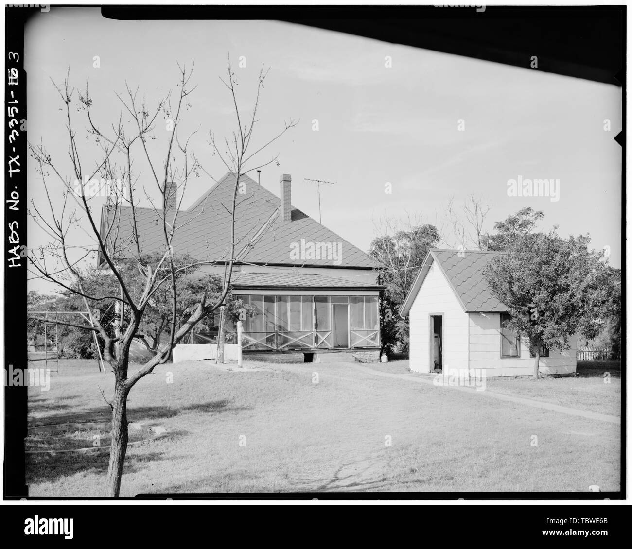MAISON PRINCIPALE, COOLHOUSE, CAVE À TEMPÊTE, VUE SUR LE SUD-OUEST Mabel Doss Day Lea House, l.2 miles au sud de Leaday, Voss, Coleman County, TX Corona, Julia, transmetteur Banque D'Images