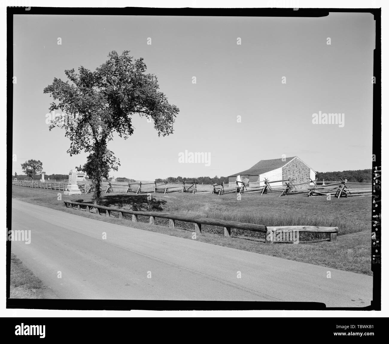 MEREDITH AVENUE, VOIR AVEC RAIL JOURNAL ET Grange. Peut-être le dernier exemple de style rustique CONSTRUIT LA CCC Le garde-corps en parc. Voir NE. Gettysburg National Military Park, Gettysburg, routes d'Adams County, PA Faire Face, Emmor B Gettysburg Battlefield Memorial Association, Warren G K Bureau of Public Roads Département de la guerre, Robert E Lee Hooker, Joseph combats Joe Howard, Oliver O Longstreet, James Hill, Ambrose Powell, Ewell Richard S Meade, George Gordon Reynolds, John Début, Jubal faucilles, Daniel Grant, Ulysses S Saunders, William Bachelder, John B Rogers, Randolph Gross, George J Cavada, Banque D'Images