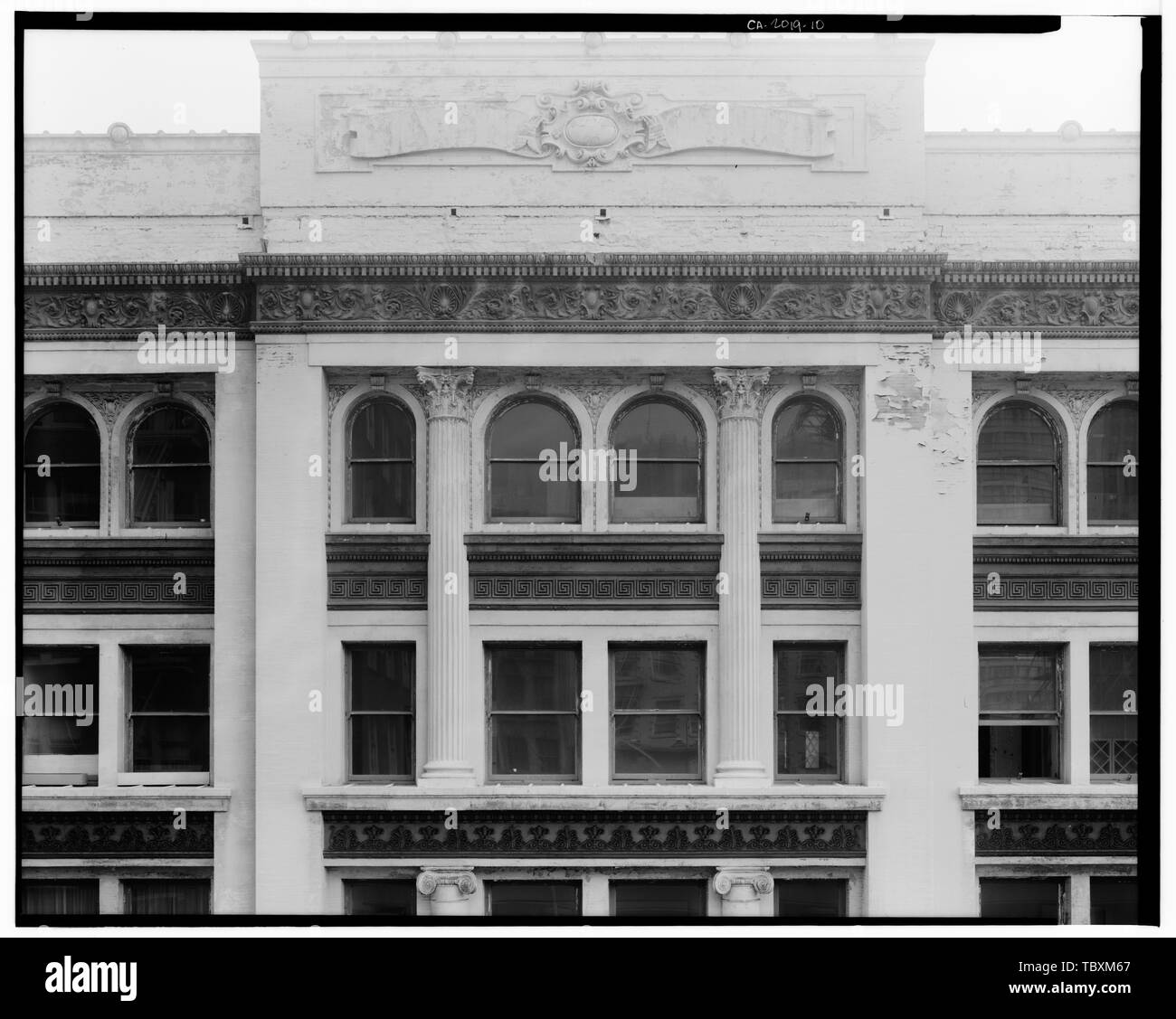 Élévation NORD, cinquième et sixième étages, PARTIE CENTRALE Ville de Paris Dry Goods Company, Geary et Stockton Streets, San Francisco, Comté de San Francisco, CA Banque D'Images