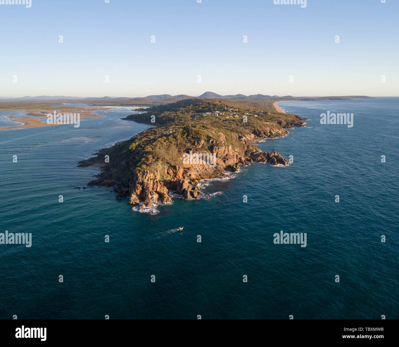 Paradis tropical antenne avec plage et l'eau turquoise Banque D'Images