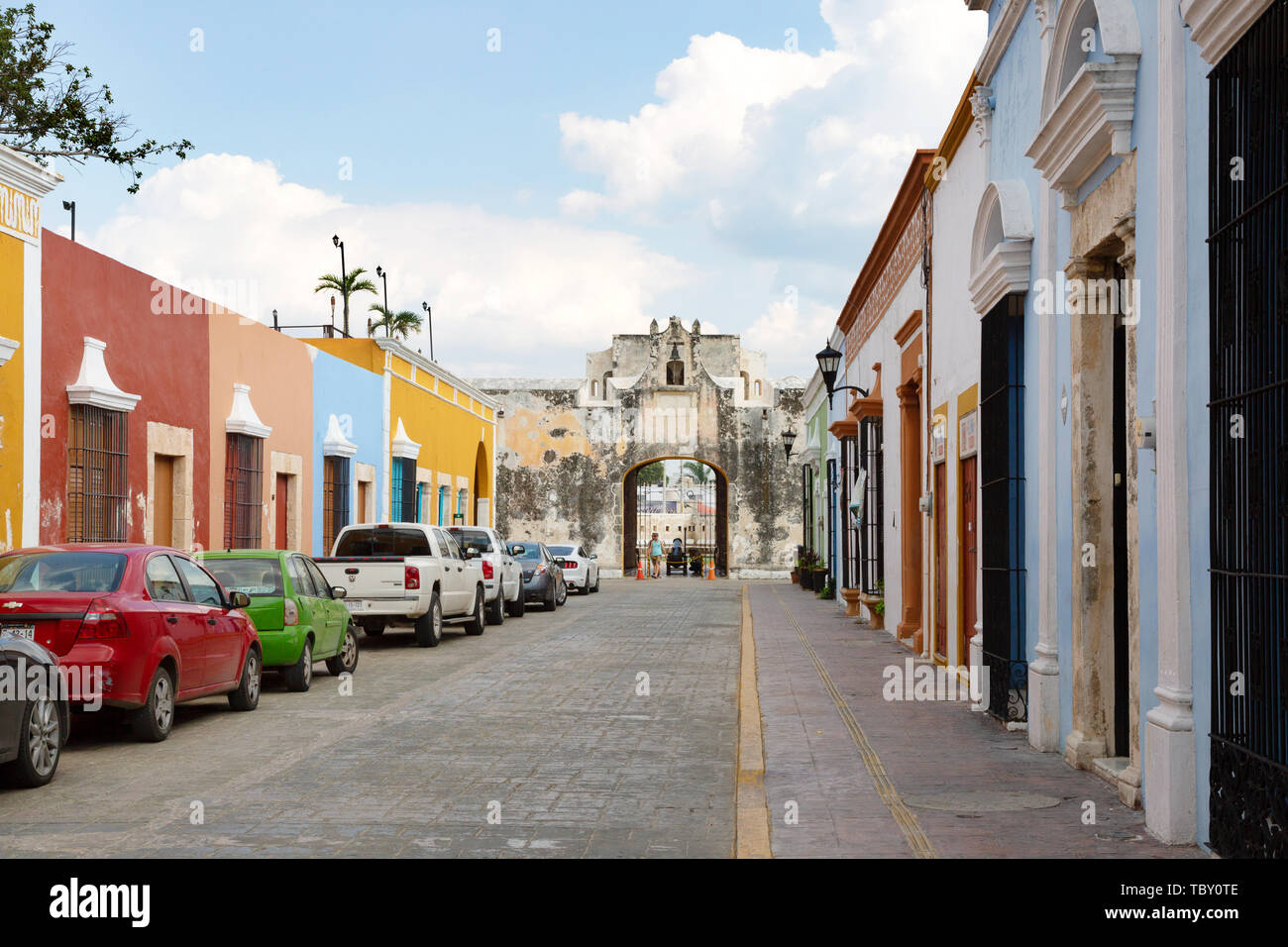 Campeche Mexique - bâtiments colorés et street dans la vieille ville de Campeche, UNESCO World Heritage site, Campeche, Yucatan Mexique Amérique Centrale billet Banque D'Images