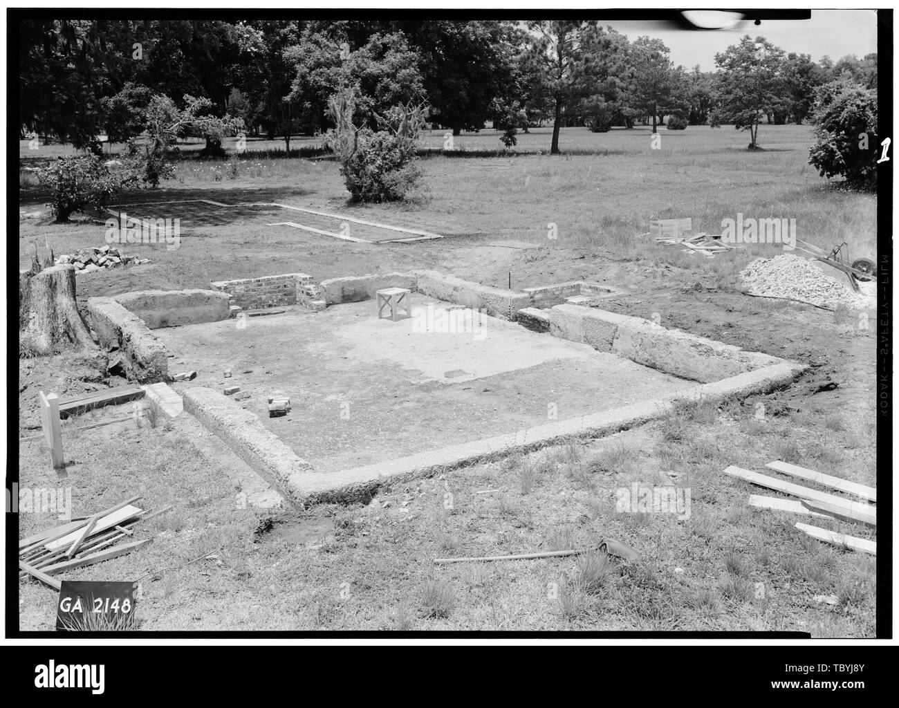 Mai 1958 VUE GÉNÉRALE DE S.E. Ruines stabilisées Fort Frederica, le Capitaine John Mackay House (ruines), Lot n° 6, quartier Nord, Saint Simons Island, Glynn Comté, GA Banque D'Images