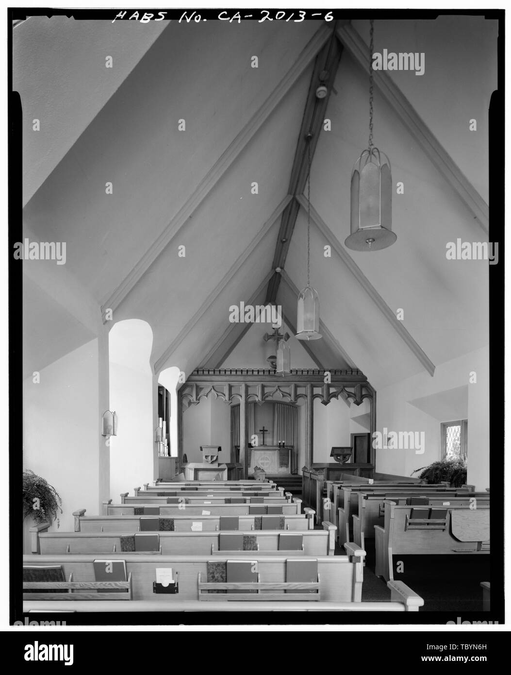 Nef ET CHŒUR, À AU NORD-EST LE CHRIST Episcopal Church, 461 Orange Avenue, Los Altos, comté de Santa Clara, CA Banque D'Images