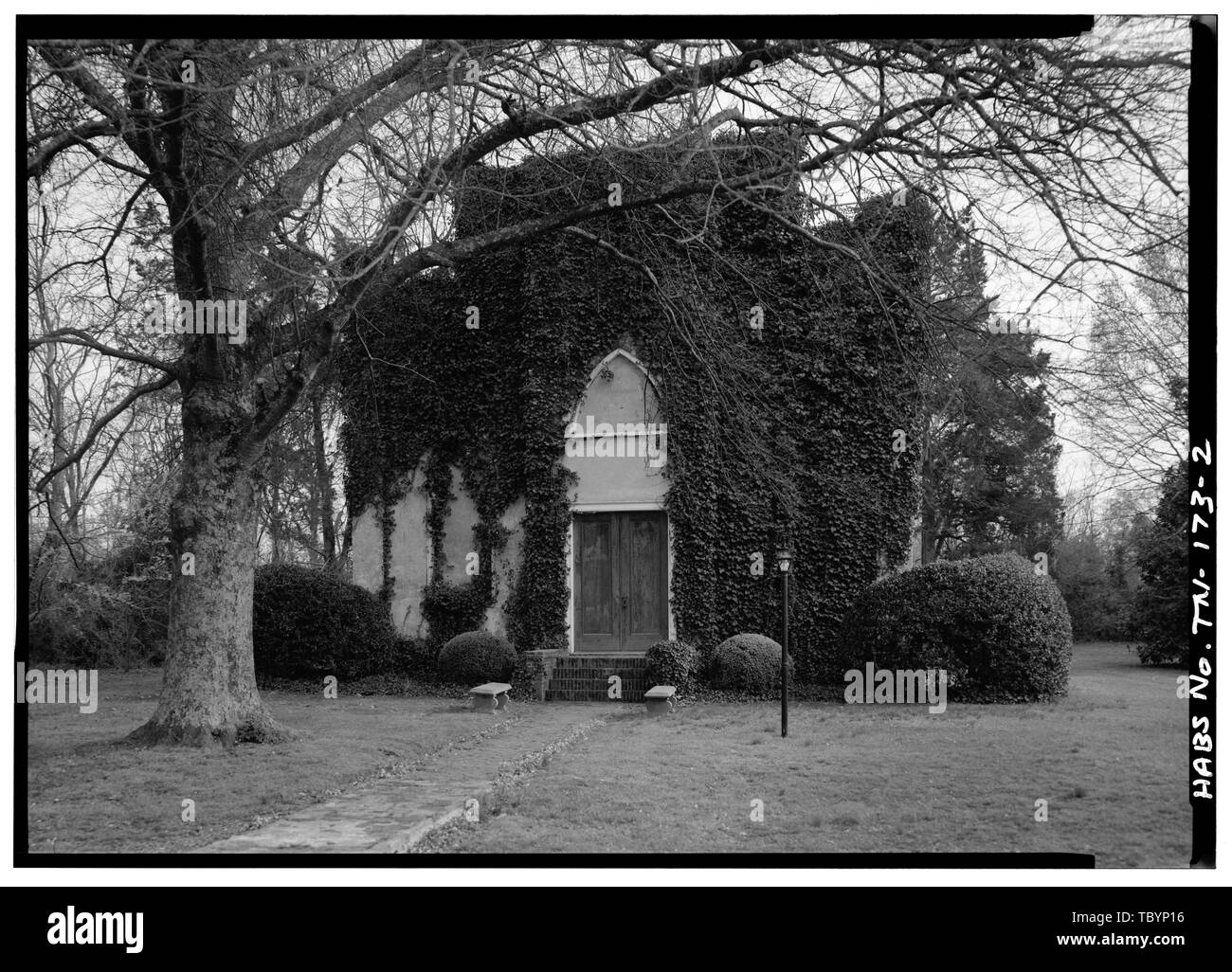 (Nord) avant l'élévation. PARAPET NOTE Emmanuel Episcopal Church, 2e Rue, La Grange, comté de Fayette, TN Banque D'Images
