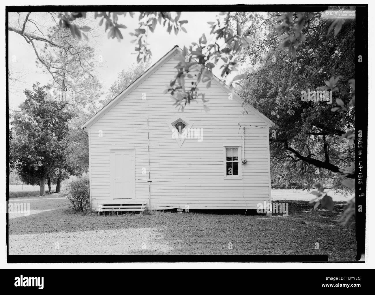Élévation nord, avec l'échelle (Note sanctuary fenêtre avec l'ancre dans la conception de vitraux) Rue Charles chapelle catholique romaine, 4078 Louisiana State Highway 494, Natchez, Natchitoches parois, LA Cane River National Heritage Area Commission, parrainer Morgan, Nancy I, M, prix promoteur, Barrett, Virginie, Virginie Prix émetteur émetteur Barrett, Cane River National Heritage Area, Boucher, parrain de la Commission E, Jack Rosenthal, photographe, photographe James Banque D'Images